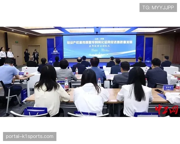 球员交易与签约动态推动球队实力格局重塑与竞争力演变 球员交易与签约动态推动球队实力格局重塑与竞争力演变