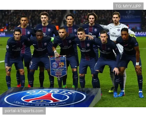 巴黎圣日耳曼替补席庆祝进球,团队氛围融洽 巴黎圣日耳曼替补席庆祝进球,团队氛围融洽