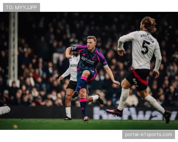 布莱顿1-2遭富勒姆逆转，丘库埃泽单刀扳平