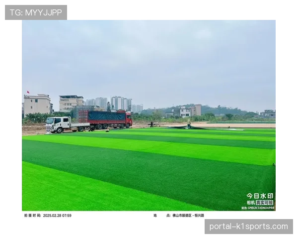 聚焦：球场草皮养护科技公司负责人，讲述在密集赛程下保持顶级场地质量的挑战